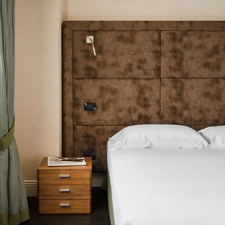 Hotel Cora Carate Brianza Eksteriør bilde