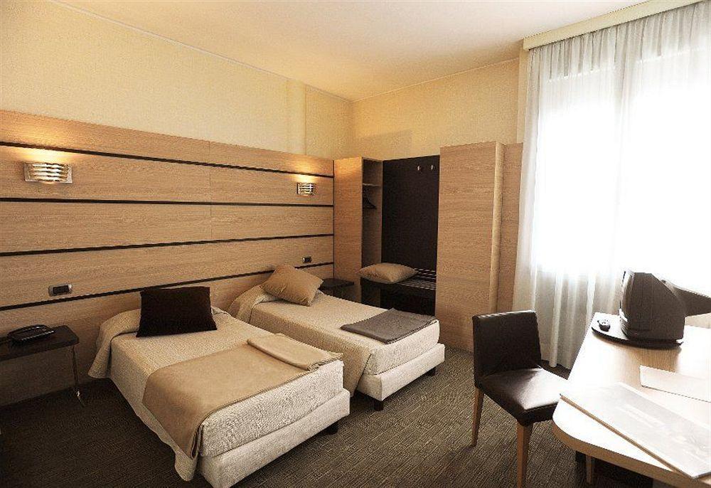 Hotel Cora Carate Brianza Eksteriør bilde