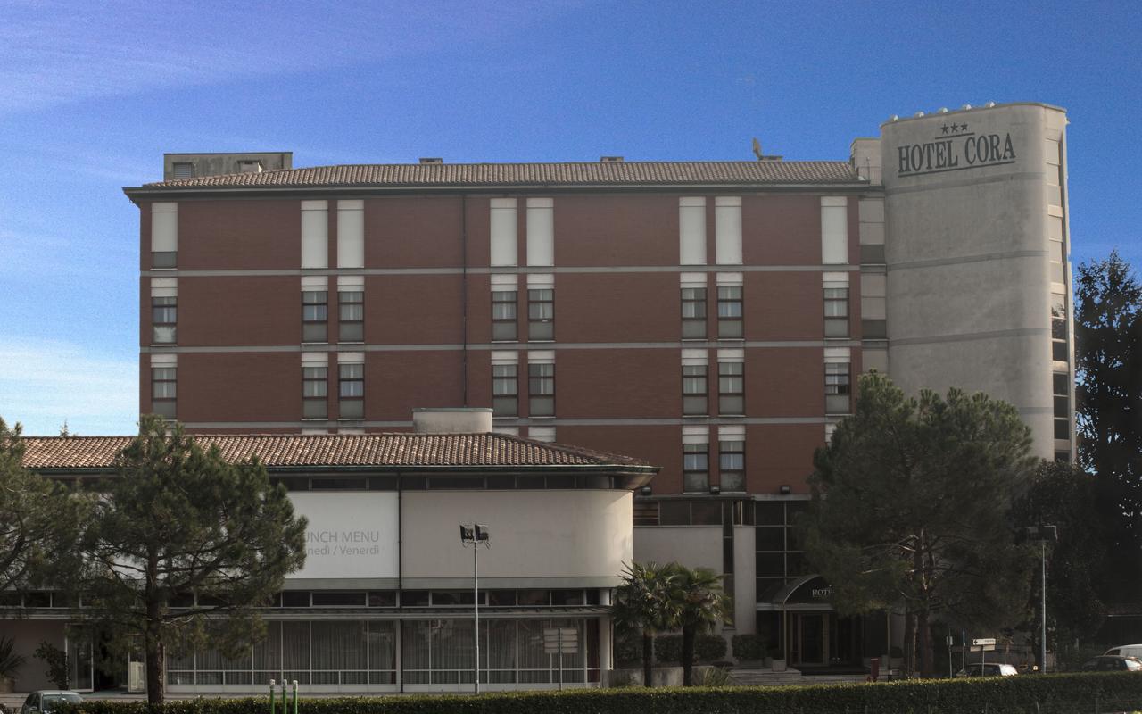 Hotel Cora Carate Brianza Eksteriør bilde