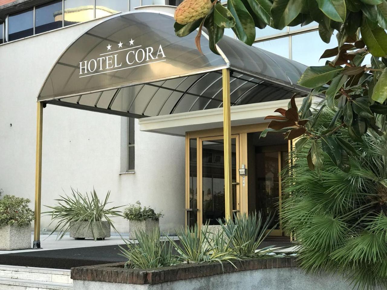 Hotel Cora Carate Brianza Eksteriør bilde