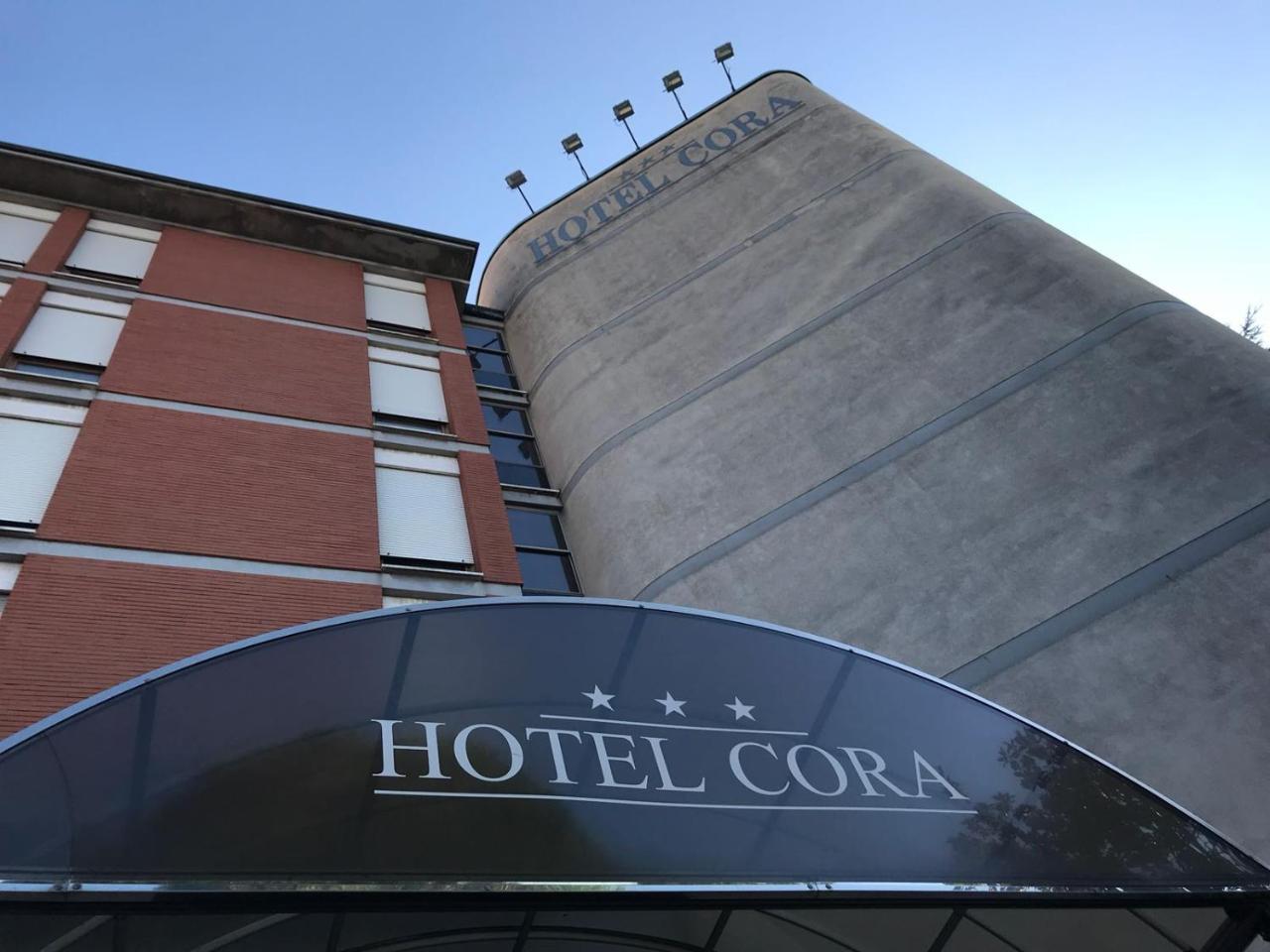 Hotel Cora Carate Brianza Eksteriør bilde